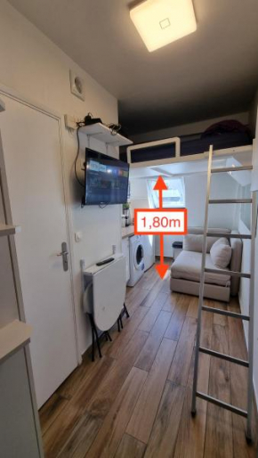  Cosy Studio near Champs-Elysées - Arc de Triomphe  Париж